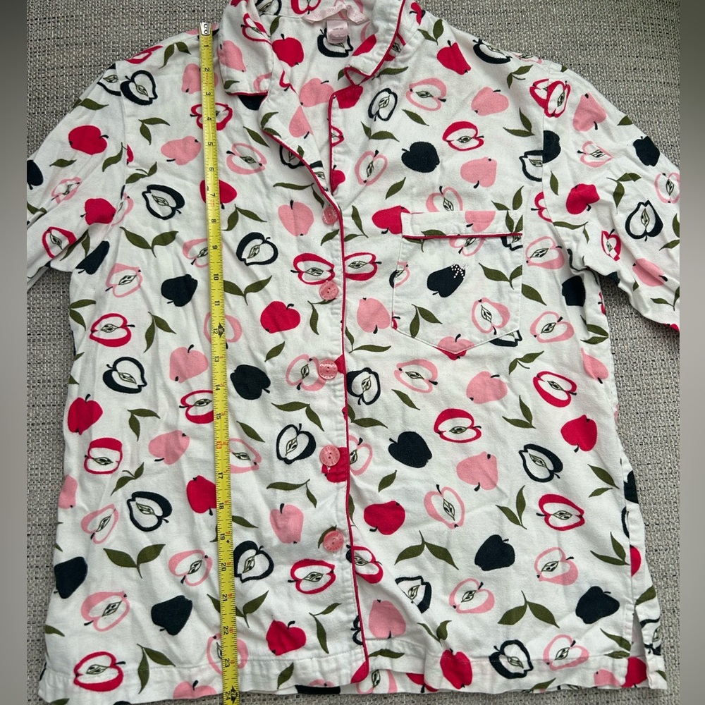 Victoria’s Secret apple pajamas - rare! 🍎 - Picture 5 of 7
